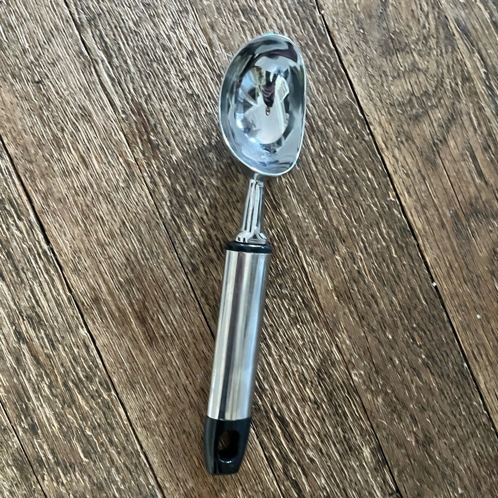 Stainless Steel Ice Cream Scoop with Black Handle